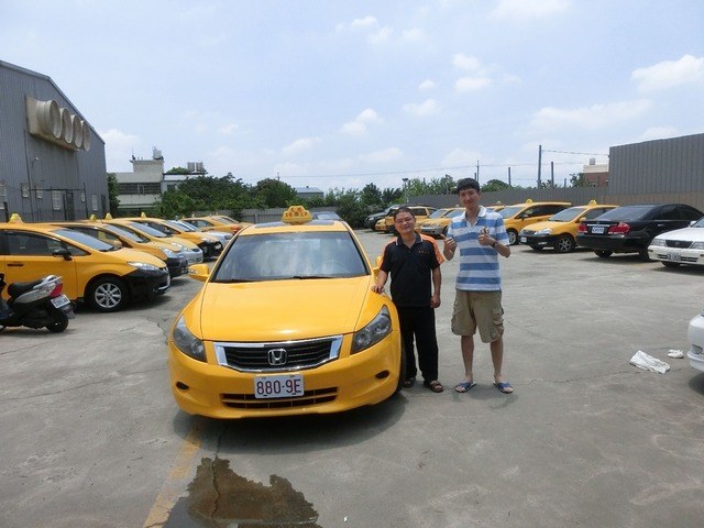 2010 雅歌八代 2.4cc  電視 天窗版 豪華型-計程車大張圖片