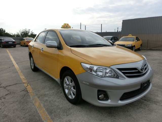 *推薦*2013 TOYOTA ALTIS 1.8 第二代 七速手自排-計程車大張圖片